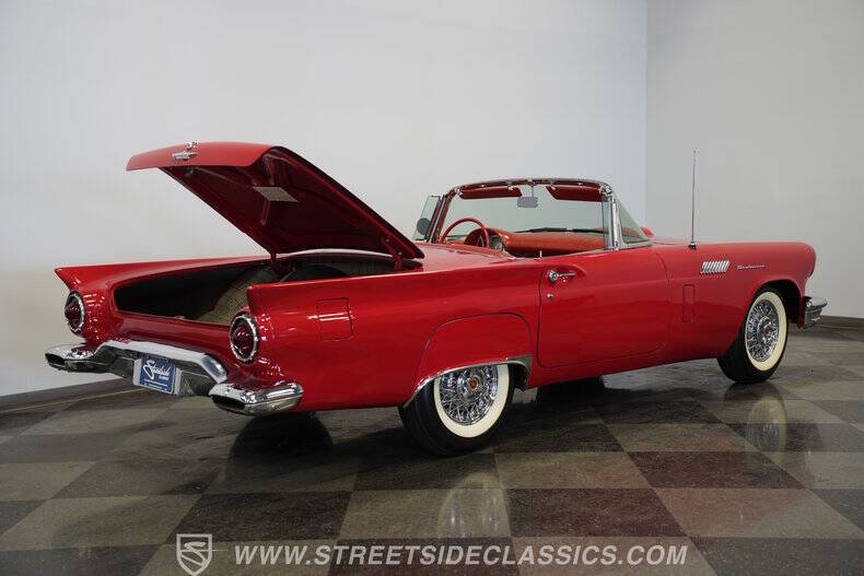 1957 Ford Thunderbird