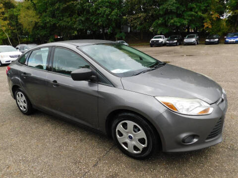 2013 Ford Focus for sale at Macrocar Sales Inc in Uniontown OH