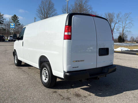 2025 Chevrolet Express 2500