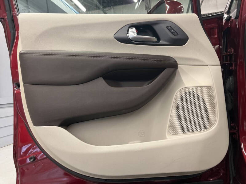 2020 Chrysler Pacifica Touring L Plus