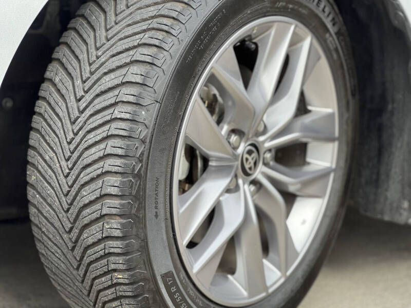 2021 Toyota Avalon Hybrid XLE