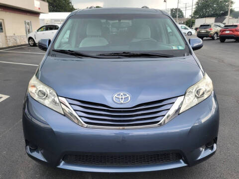 2015 Toyota Sienna