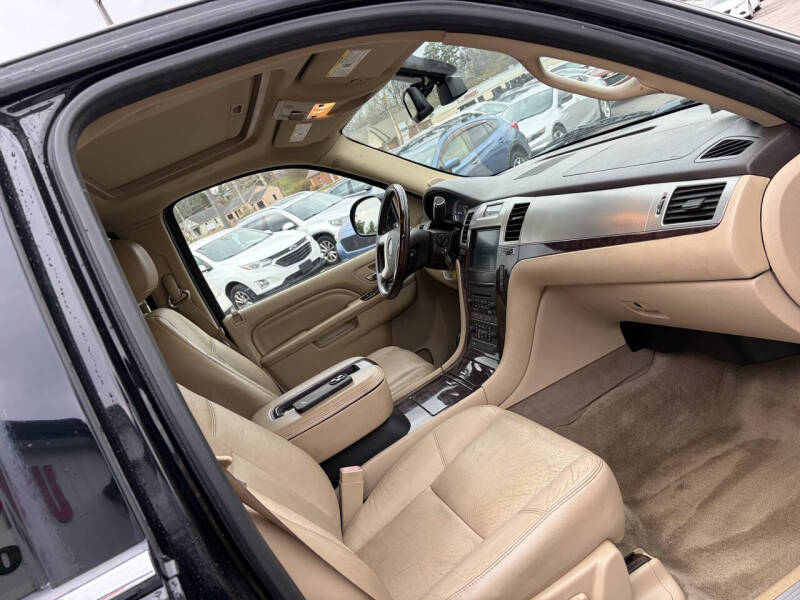 2012 Cadillac Escalade Luxury