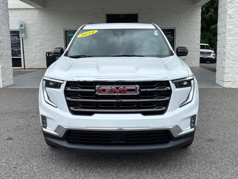 2024 GMC Acadia Elevation