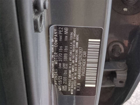 2023 Hyundai Venue SE