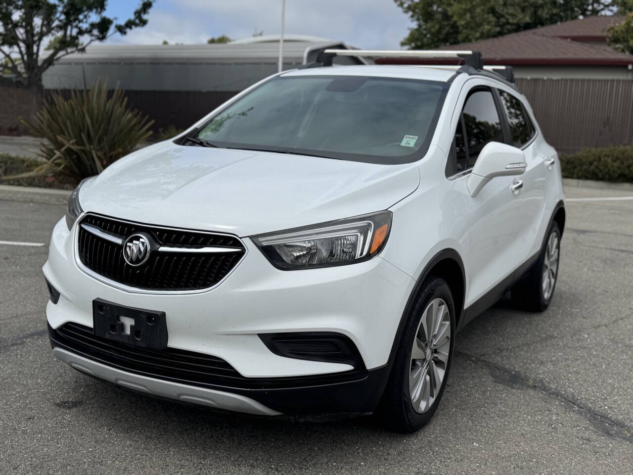 Off White 2018 Buick Encore Preferred Preferred 4dr Crossover 1