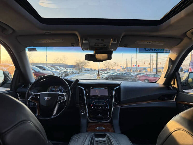 2016 Cadillac Escalade Luxury Collection