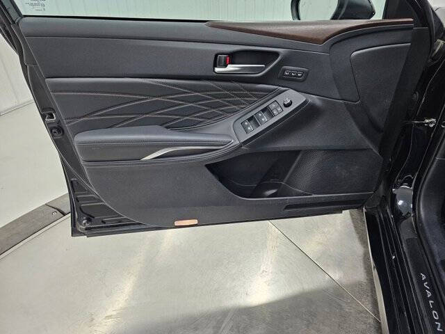 2021 Toyota Avalon Hybrid Limited