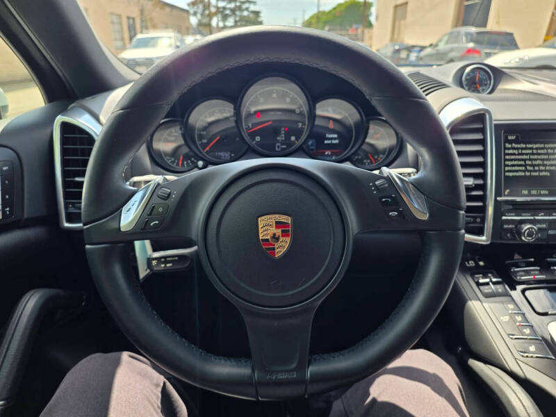 2014 Porsche Cayenne Platinum
