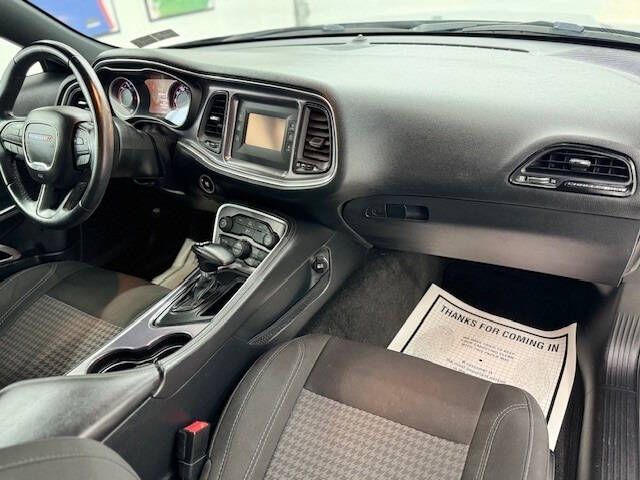 2015 Dodge Challenger SXT