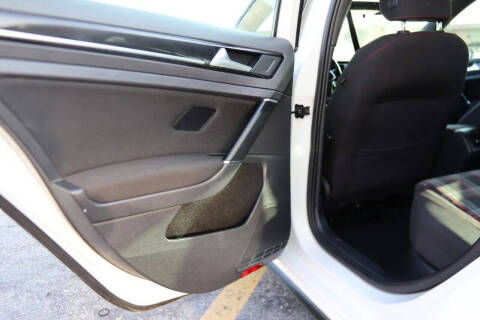 2017 Volkswagen Golf GTI S