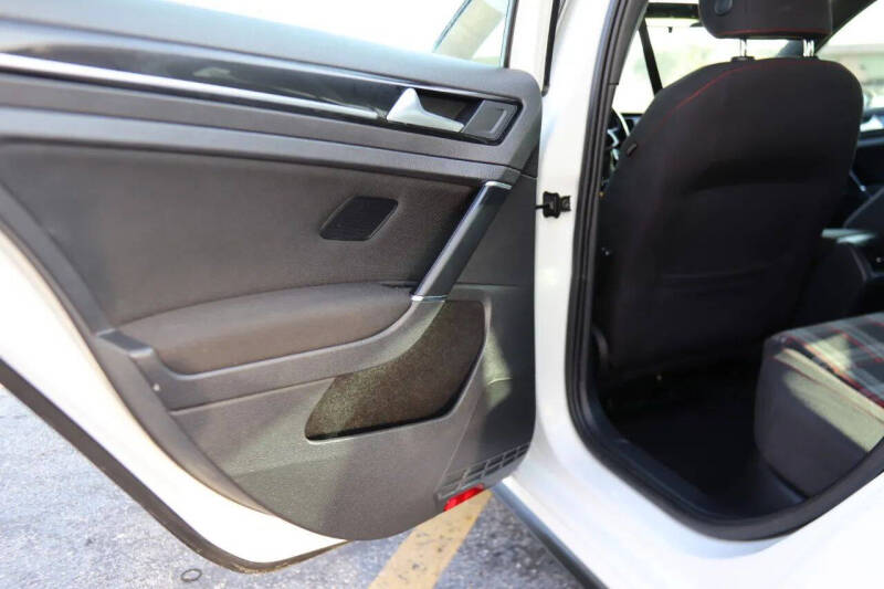 2017 Volkswagen Golf GTI S