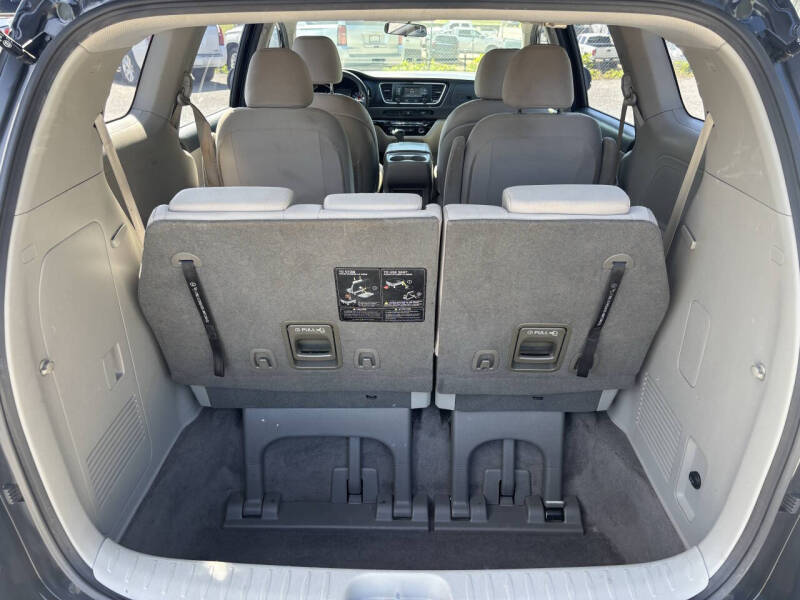 2016 Kia Sedona L