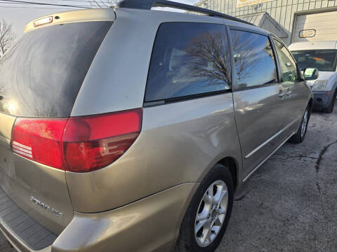2004 Toyota Sienna