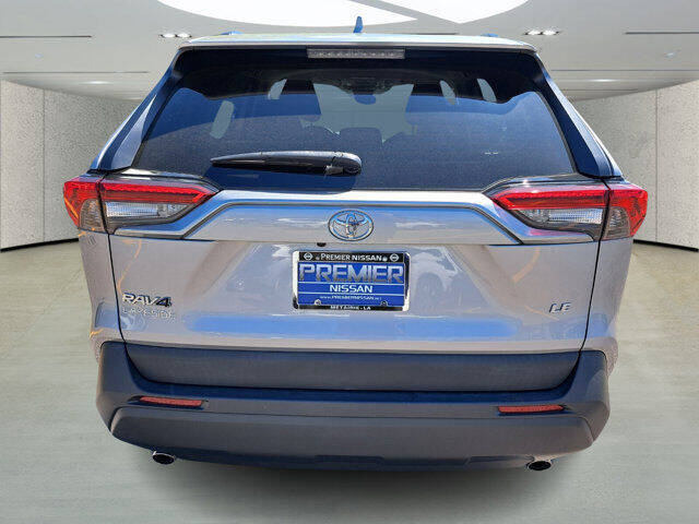 2021 Toyota RAV4 LE
