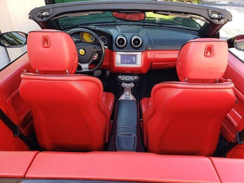 2014 Ferrari California 21