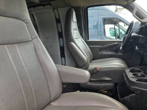 2023 Chevrolet Express 2500