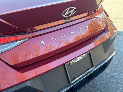 2024 Hyundai Elantra SE