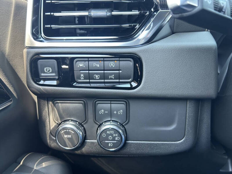 2025 GMC Yukon XL Elevation