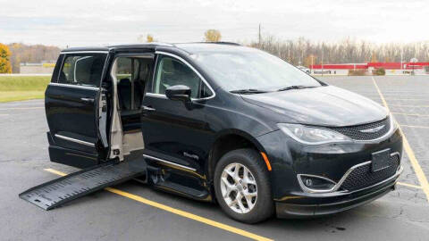 2020 Chrysler Pacifica Touring L