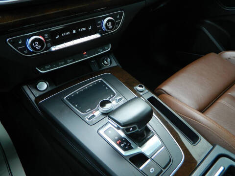 2018 Audi Q5 2.0T quattro Premium Plus