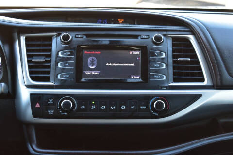 2017 Toyota Highlander LE