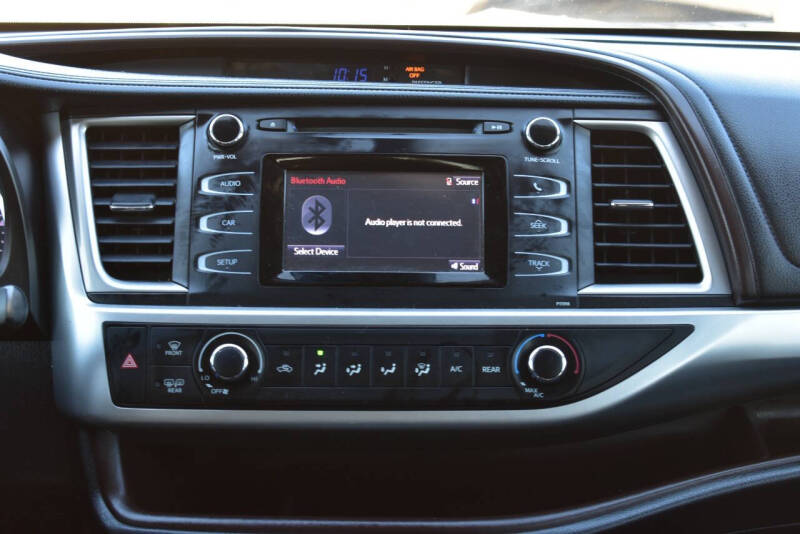 2017 Toyota Highlander LE