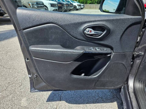 2023 Jeep Cherokee Altitude Lux