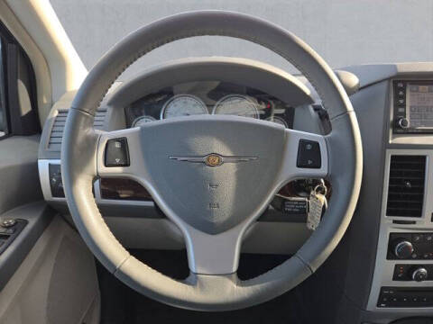 2009 Chrysler Town and Country Touring