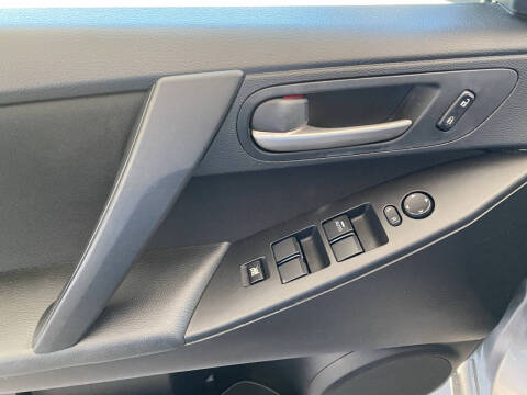 2013 Mazda MAZDA3 i Touring