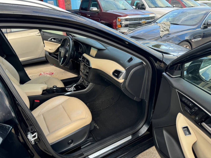 2017 Infiniti QX30 Premium