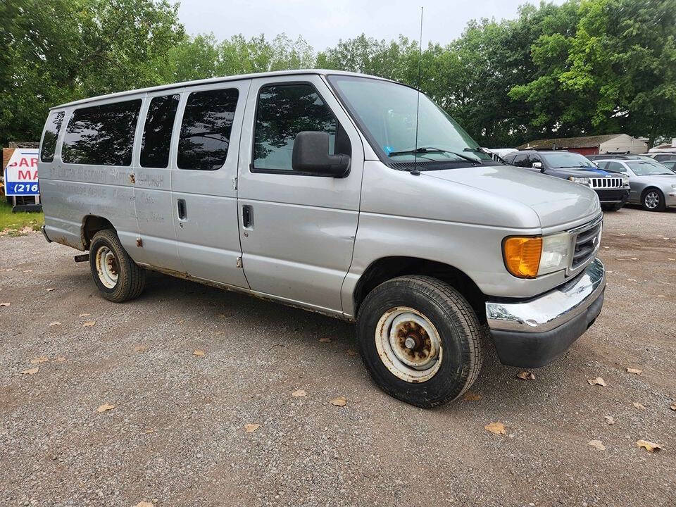 2005 Ford E-Series for sale at Sara Auto Mall, LLC in Cleveland, OH