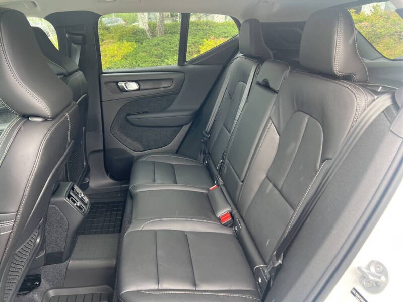 2026 Volvo XC40 B5 Core