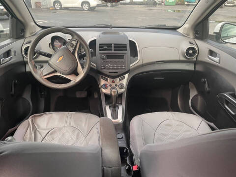 2014 Chevrolet Sonic LS Auto