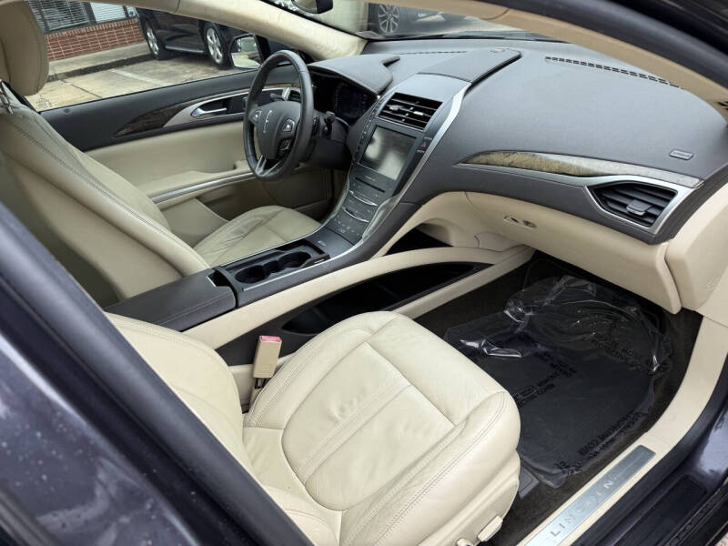 2014 Lincoln MKZ Base - Photo 16