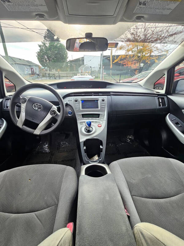 2013 Toyota Prius Four