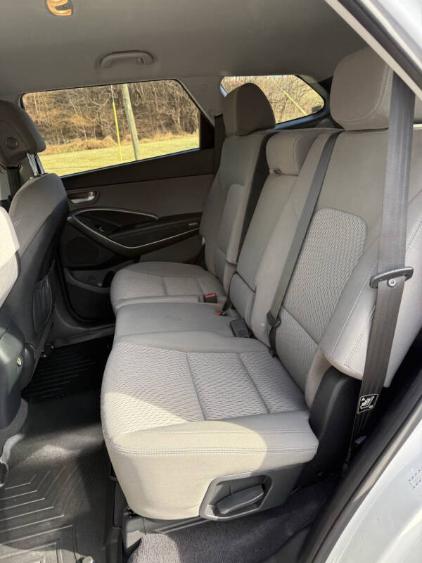 2017 Hyundai Santa Fe SE