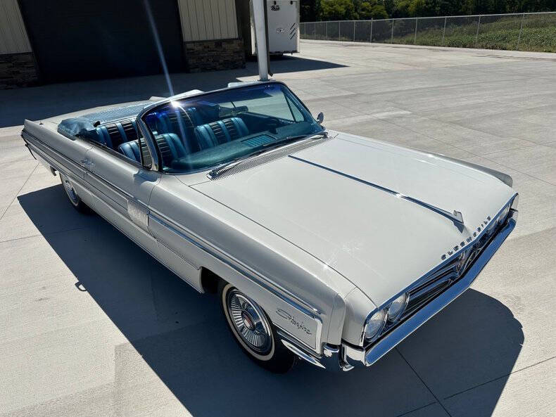 1962 Oldsmobile Starfire
