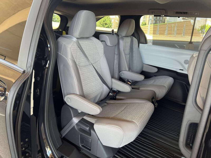 2026 Toyota Sienna LE 8-Passenger