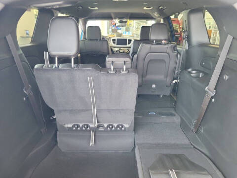 2027 Chrysler Pacifica Select