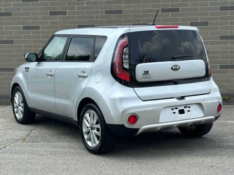 2017 Kia Soul +