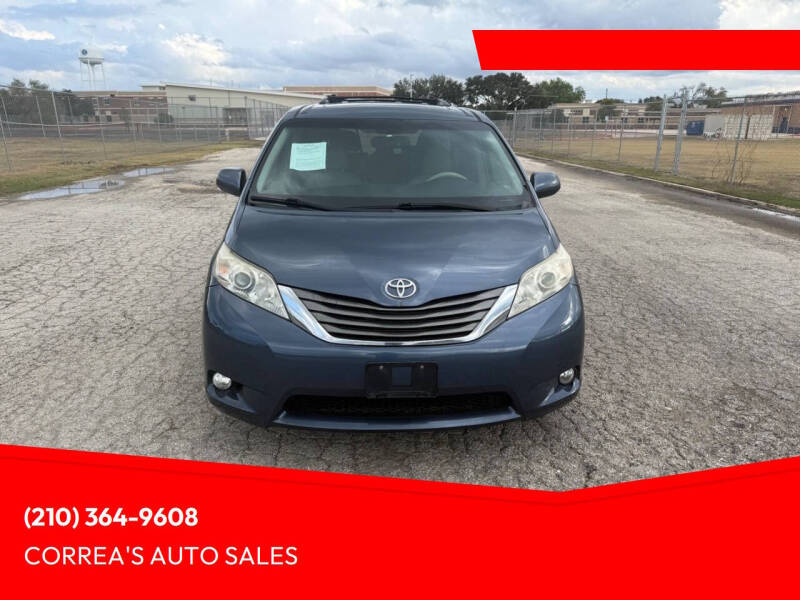 2014 Toyota Sienna XLE 7-Passenger Auto Access Seat