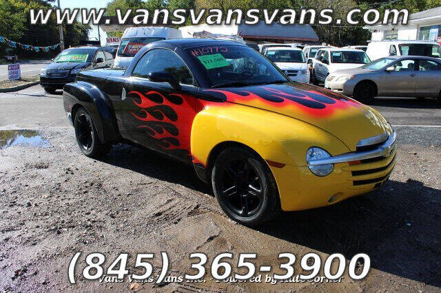 2004 Chevrolet SSR for sale at Vans Vans Vans INC in Blauvelt NY