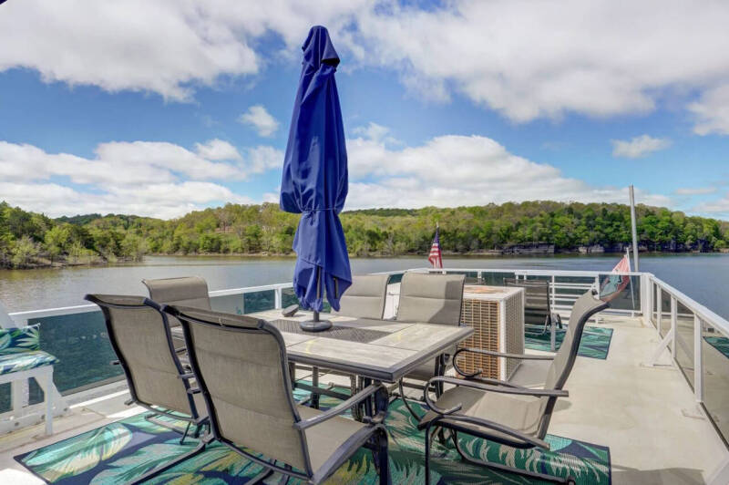 2000 FUN COUNTRY HOUSE BOAT