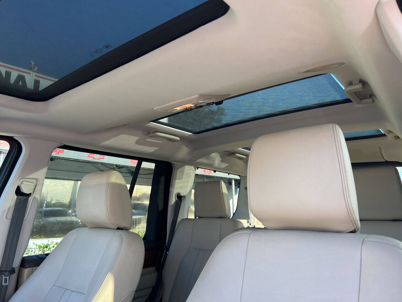 2016 Land Rover LR4  - $23,900