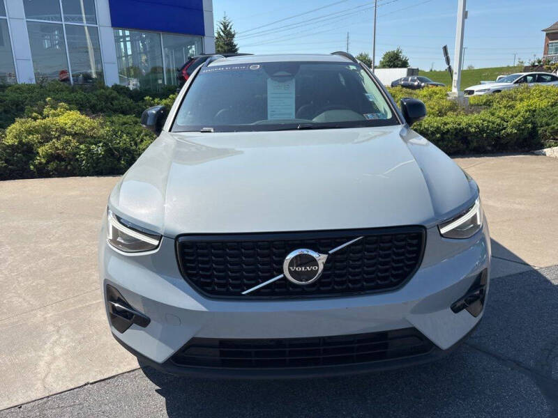 2026 Volvo XC40 B5 Plus