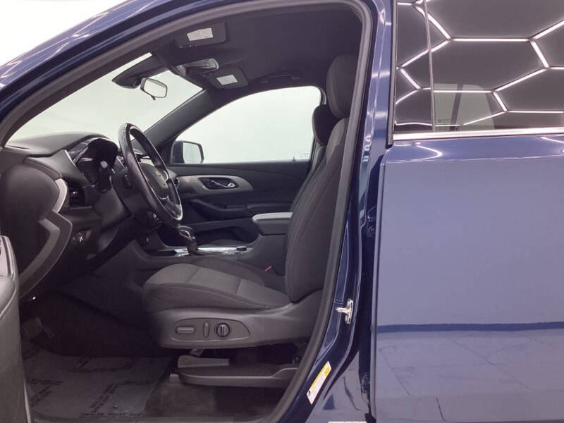 2022 Chevrolet Traverse LT Cloth