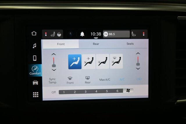 2022 Chrysler Voyager LX