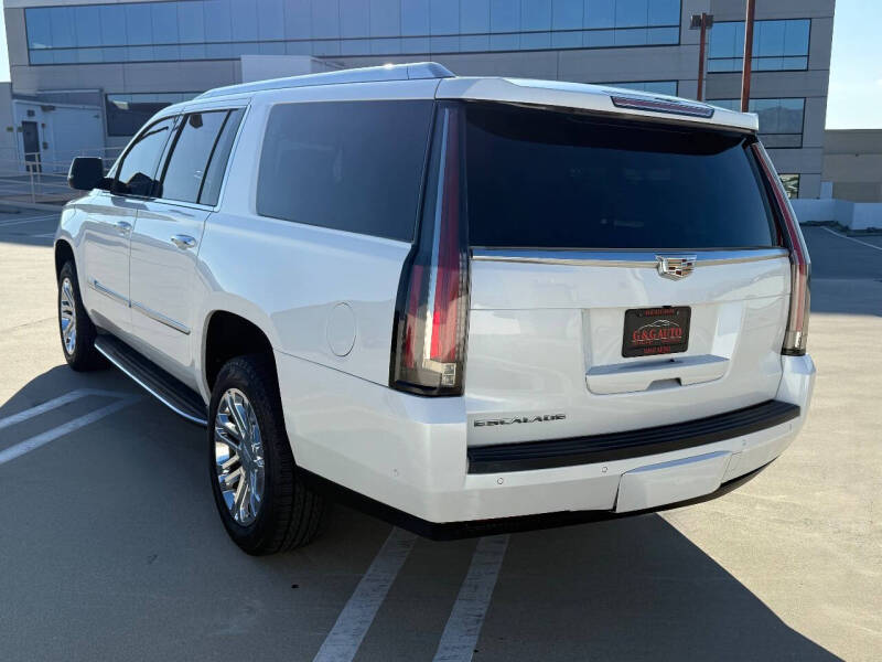 2017 Cadillac Escalade ESV Standard