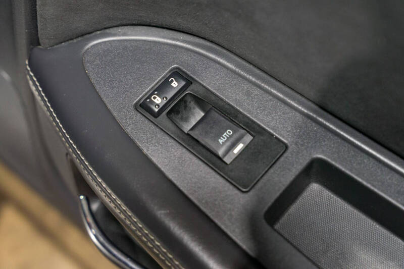 2009 Dodge Challenger SRT8